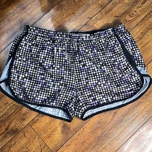 UNDER ARMOR HEAT GEAR ATHLETIC SHORTS!